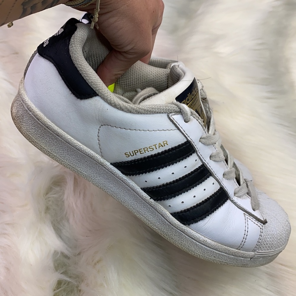 ADIDAS: Superstar Shell Top